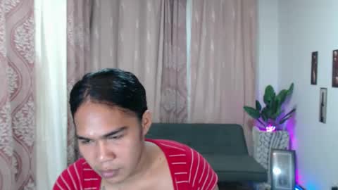 Snapshot of vampy_ebony_laxine chatting on October 5, 2:10 am vampy_ebony_laxine online show from October 5, 2:10 am