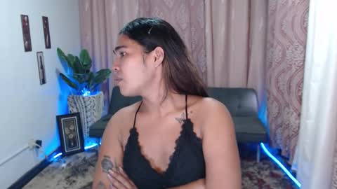 Snapshot of vampy_ebony_laxine chatting on October 9, 4:32 am vampy_ebony_laxine online show from October 9, 4:32 am