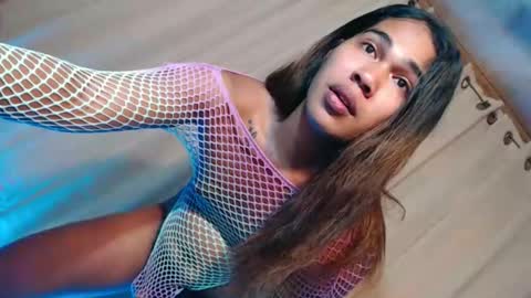 Snapshot of vampy_ebony_laxine chatting on October 13, 4:23 am vampy_ebony_laxine online show from October 13, 4:23 am