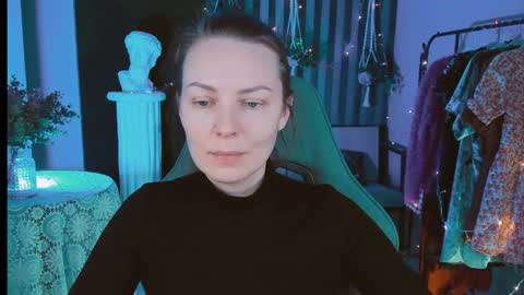 Snapshot of vandarossi chatting on December 29, 5:10 am Vanda online show from December 29, 5:10 am