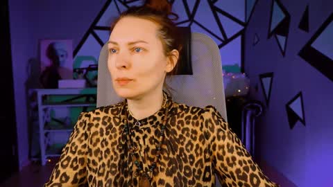 Snapshot of vandarossi chatting on January 30, 9:04 am Vanda online show from January 30, 9:04 am