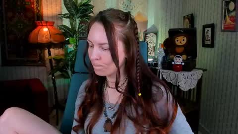 Snapshot of vandarossi chatting on February 13, 12:21 pm Vanda online show from February 13, 12:21 pm