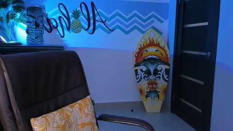 Snapshot of vandarossi chatting on February 19, 12:44 pm Vanda online show from February 19, 12:44 pm