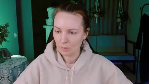 Snapshot of vandarossi chatting on February 27, 1:17 pm Vanda online show from February 27, 1:17 pm