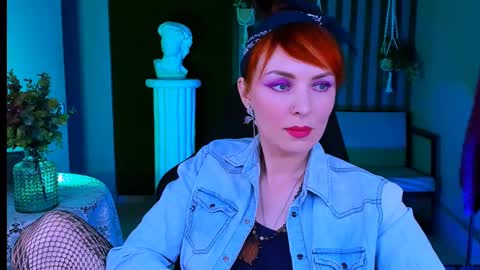 Snapshot of vandarossi chatting on March 7, 11:40 am Vanda online show from March 7, 11:40 am