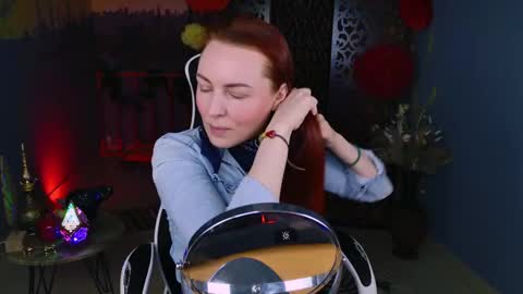 Snapshot of vandarossi chatting on March 12, 5:24 am Vanda online show from March 12, 5:24 am