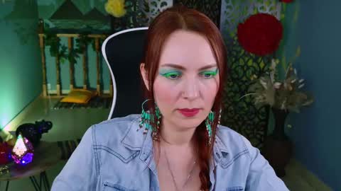 Snapshot of vandarossi chatting on March 12, 11:31 am Vanda online show from March 12, 11:31 am