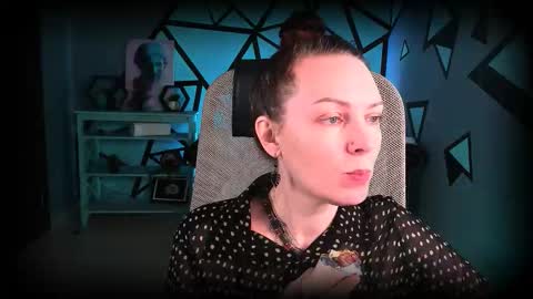 Snapshot of vandarossi chatting on November 8, 9:53 am Vanda online show from November 8, 9:53 am