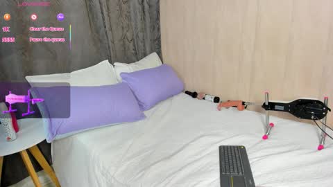 V A N E  online show from November 8, 3:07 am