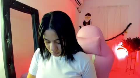 Snapshot of vanelope_smith chatting on November 29, 1:41 am vanelope_smith online show from November 29, 1:41 am