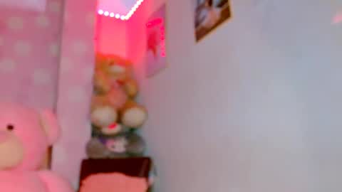 vanessa online show from December 19, 5:29 am