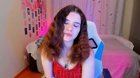 Vanessa online show from February 17, 9:30 pm