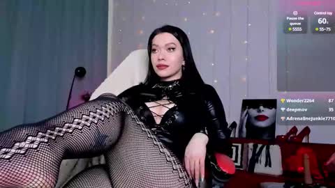 Snapshot of vanessa_ives chatting on February 24, 12:16 pm Vanessa online show from February 24, 12:16 pm