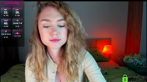 Snapshot of vanessa_maes chatting on December 10, 1:54 am Vanessa Maes online show from December 10, 1:54 am