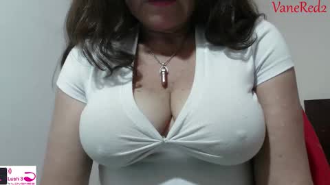 Snapshot of vanessared2 chatting on February 21, 2:27 pm Vanesared2 online show from February 21, 2:27 pm