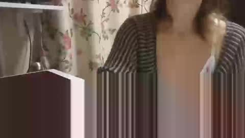 Snapshot of vanillachika205 chatting on March 2, 5:36 pm vanillachika205 online show from March 2, 5:36 pm