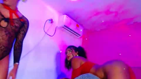 Snapshot of vannesa01 chatting on October 9, 9:02 pm vannesa01 online show from October 9, 9:02 pm