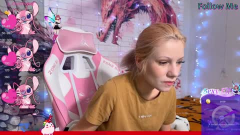 Snapshot of vasya_sylvia chatting on December 9, 4:12 am Vasya Sylvia online show from December 9, 4:12 am