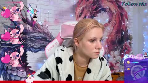 Snapshot of vasya_sylvia chatting on December 9, 11:47 am Vasya Sylvia online show from December 9, 11:47 am