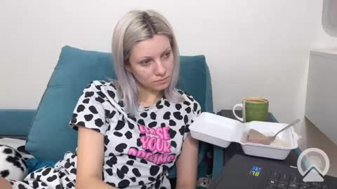Snapshot of vasya_sylvia chatting on February 20, 5:12 am Vasya Sylvia online show from February 20, 5:12 am