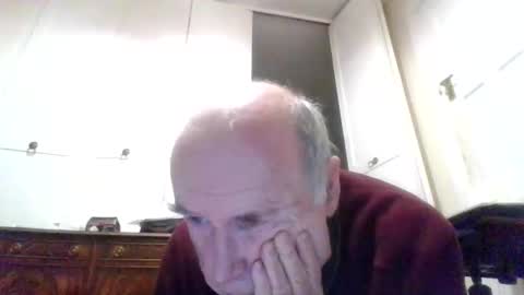 Snapshot of vaughan1010 chatting on October 31, 9:27 pm vaughan1010 online show from October 31, 9:27 pm