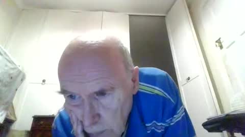 Snapshot of vaughan1010 chatting on December 15, 8:13 pm vaughan1010 online show from December 15, 8:13 pm