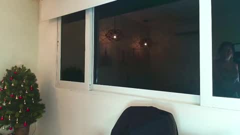 Victoria online show from November 28, 10:40 am