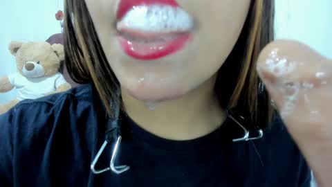 Snapshot of veky_saliva01 chatting on January 16, 5:55 pm camila online show from January 16, 5:55 pm