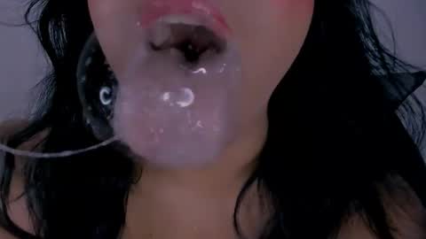 Snapshot of veky_saliva01 chatting on December 5, 7:50 am camila online show from December 5, 7:50 am