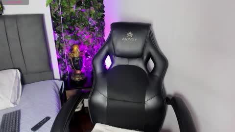 Isabella online show from October 6, 8:17 pm