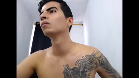 velk_hot1 online show from December 19, 5:08 pm
