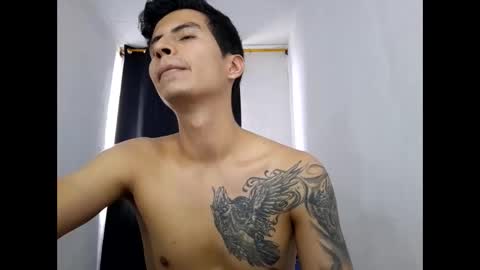 velk_hot1 online show from December 23, 7:30 pm