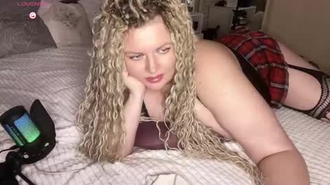 Snapshot of vellinka chatting on September 27, 10:15 pm vellinka online show from September 27, 10:15 pm