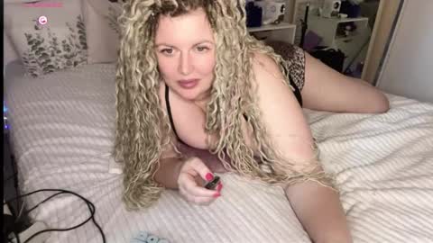 Snapshot of vellinka chatting on October 7, 6:21 am vellinka online show from October 7, 6:21 am