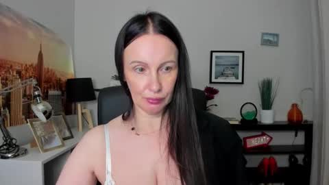 Jasmine online show from October 3, 5:54 pm