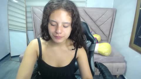 velvet_moon_v online show from September 10, 1:11 pm