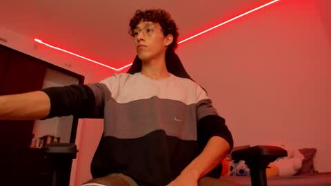 Snapshot of velvet_skyn chatting on October 4, 8:34 am juansito online show from October 4, 8:34 am