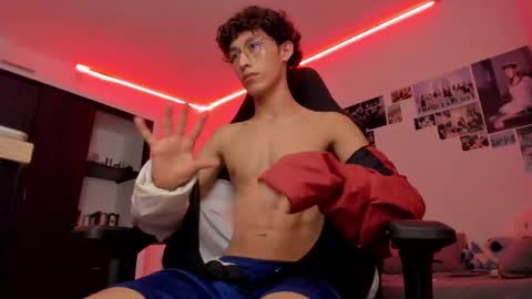 Snapshot of velvet_skyn chatting on October 16, 4:02 am juansito online show from October 16, 4:02 am