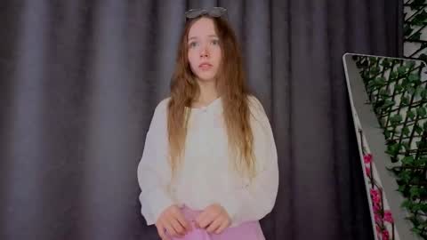 Snapshot of velvet_vice chatting on October 16, 8:32 pm Polly online show from October 16, 8:32 pm