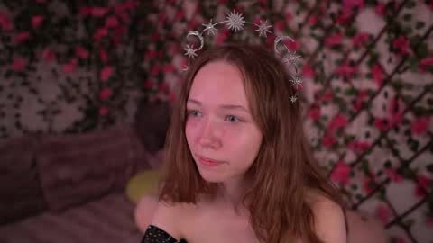 Snapshot of velvet_vice chatting on November 28, 6:10 pm Polly online show from November 28, 6:10 pm