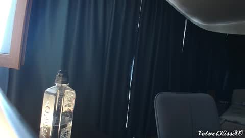 VelvetKissXO online show from September 21, 6:15 am