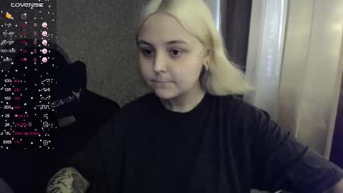 Snapshot of vendymories chatting on September 8, 3:55 pm eva 3 online show from September 8, 3:55 pm