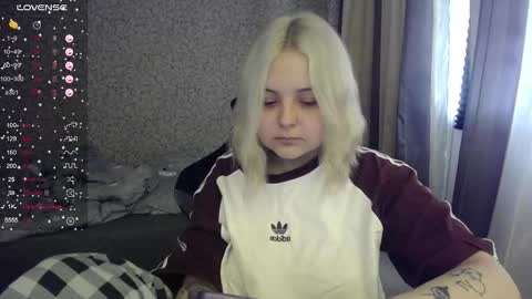 Snapshot of vendymories chatting on September 11, 7:41 am eva 3 online show from September 11, 7:41 am