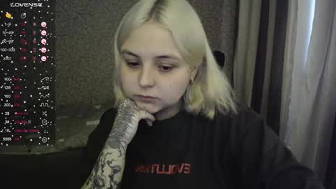 Snapshot of vendymories chatting on September 16, 6:47 am eva 3 online show from September 16, 6:47 am