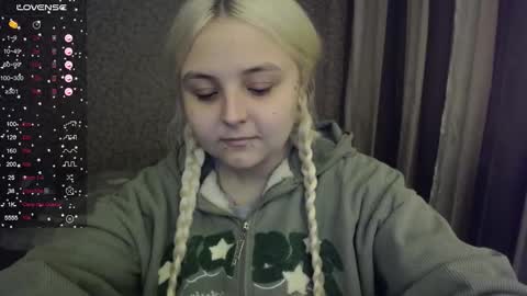 Snapshot of vendymories chatting on September 23, 8:34 pm eva 3 online show from September 23, 8:34 pm