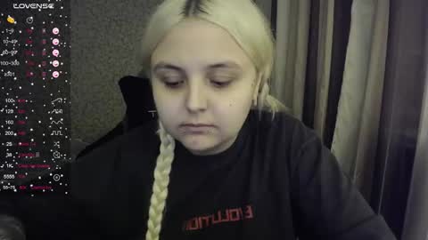 Snapshot of vendymories chatting on September 27, 1:32 am eva 3 online show from September 27, 1:32 am