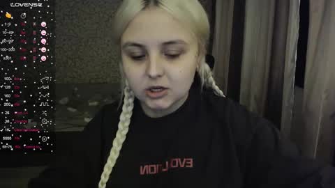 Snapshot of vendymories chatting on September 30, 3:17 pm eva 3 online show from September 30, 3:17 pm