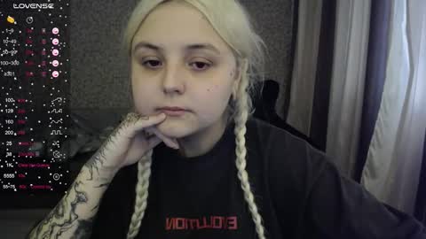 Snapshot of vendymories chatting on October 1, 6:41 am eva 3 online show from October 1, 6:41 am