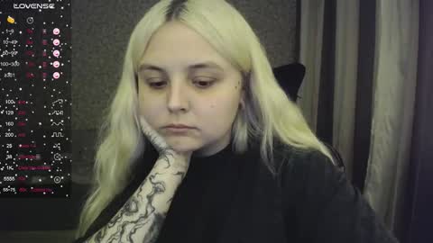 Snapshot of vendymories chatting on October 2, 6:04 pm eva 3 online show from October 2, 6:04 pm