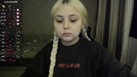 Snapshot of vendymories chatting on October 4, 11:14 pm eva 3 online show from October 4, 11:14 pm